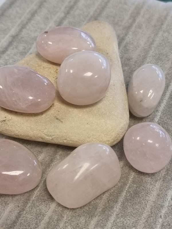 Pembe Kuvars Tamburlanmış Doğal Taş - Görsel 2